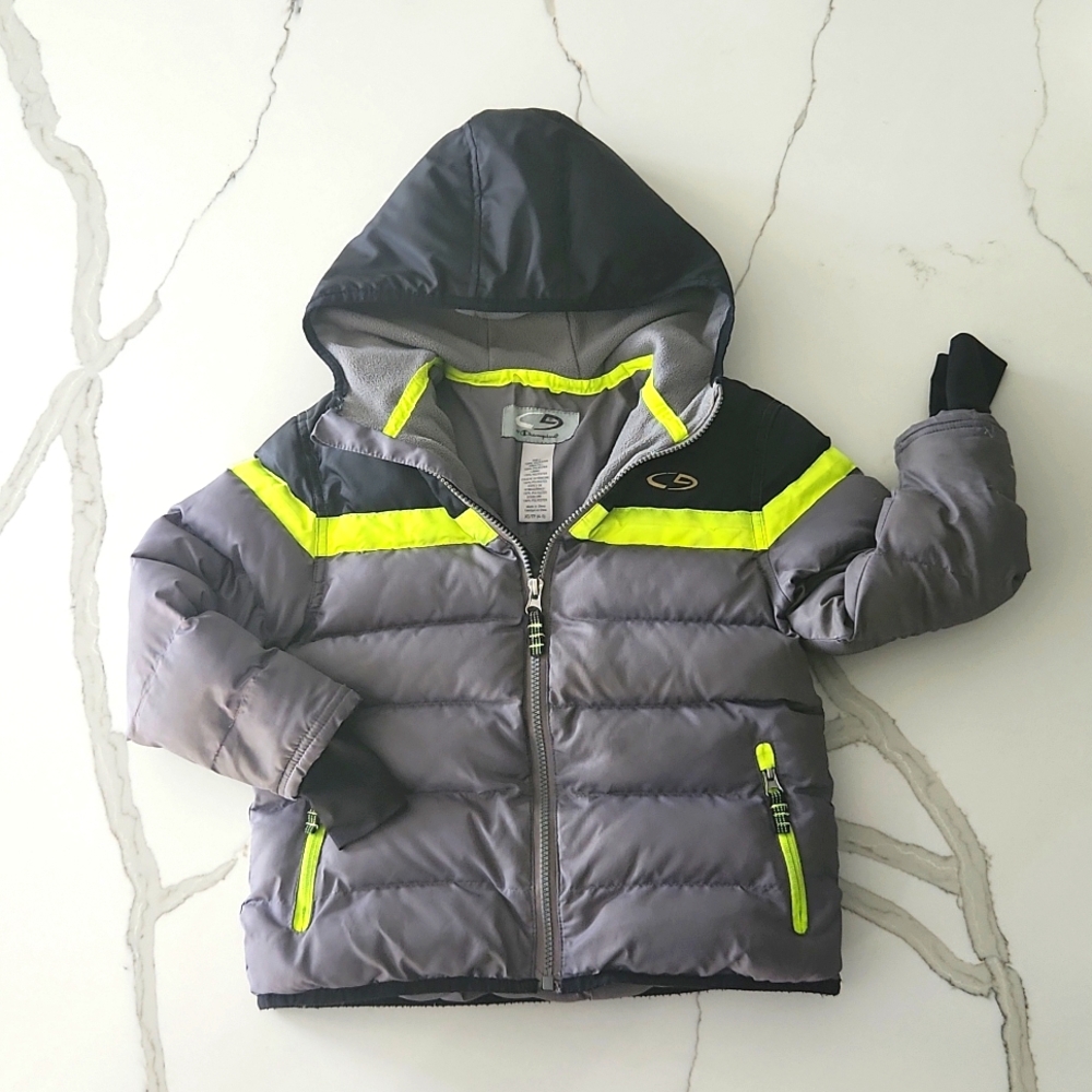 Black & Grey Boy's Champion Puffer Jacket, size 4-5 yrs old
